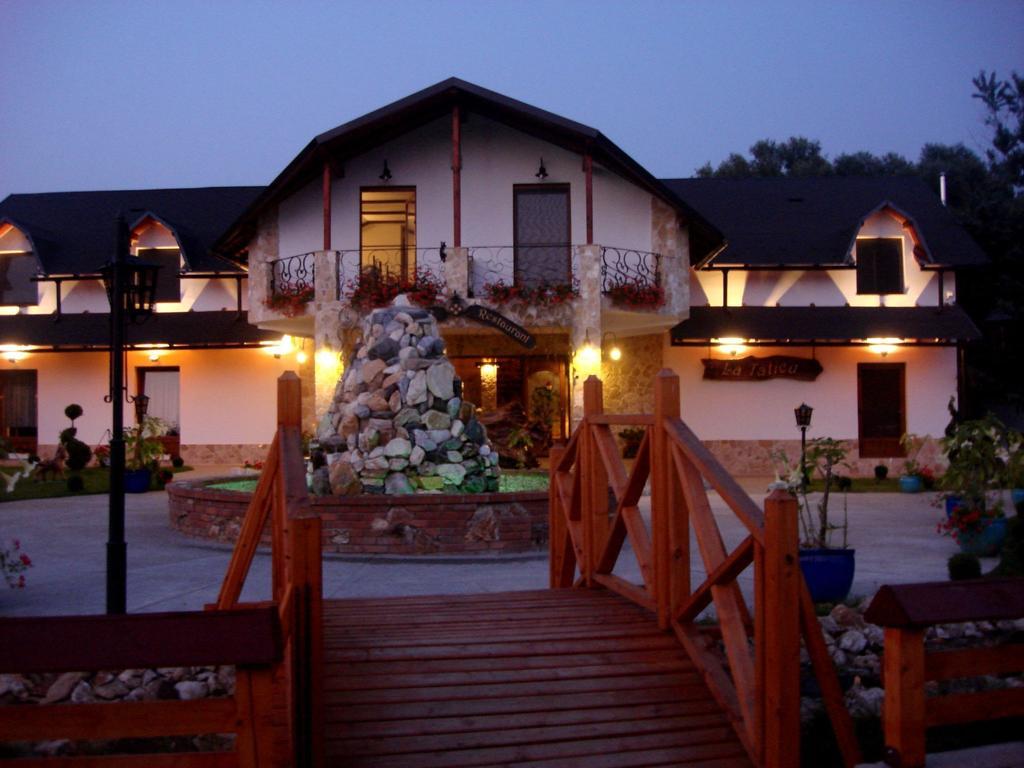 Pension La Taticu Sacalaseni Exterior photo