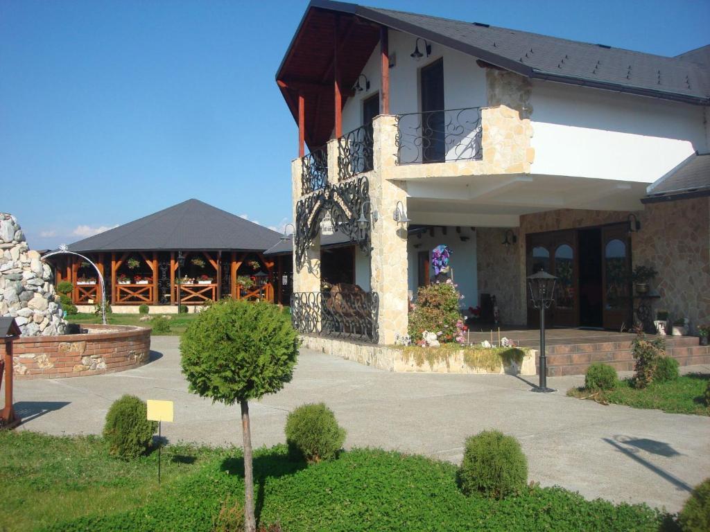 Pension La Taticu Sacalaseni Exterior photo