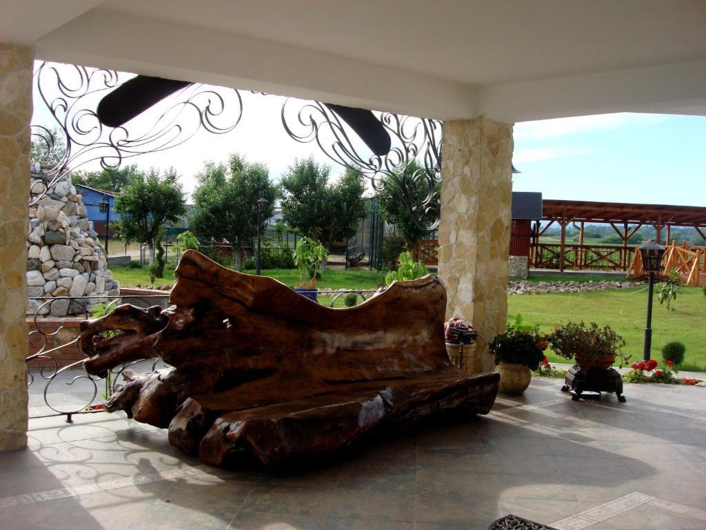 Pension La Taticu Sacalaseni Exterior photo