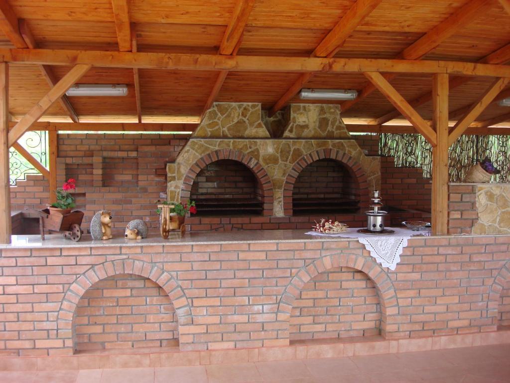 Pension La Taticu Sacalaseni Exterior photo